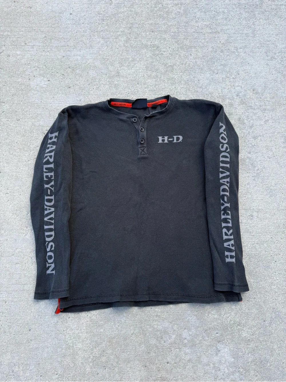 Vintage Y2K Harley Davidson Long Sleeved Thermal - Picture 2 of 5